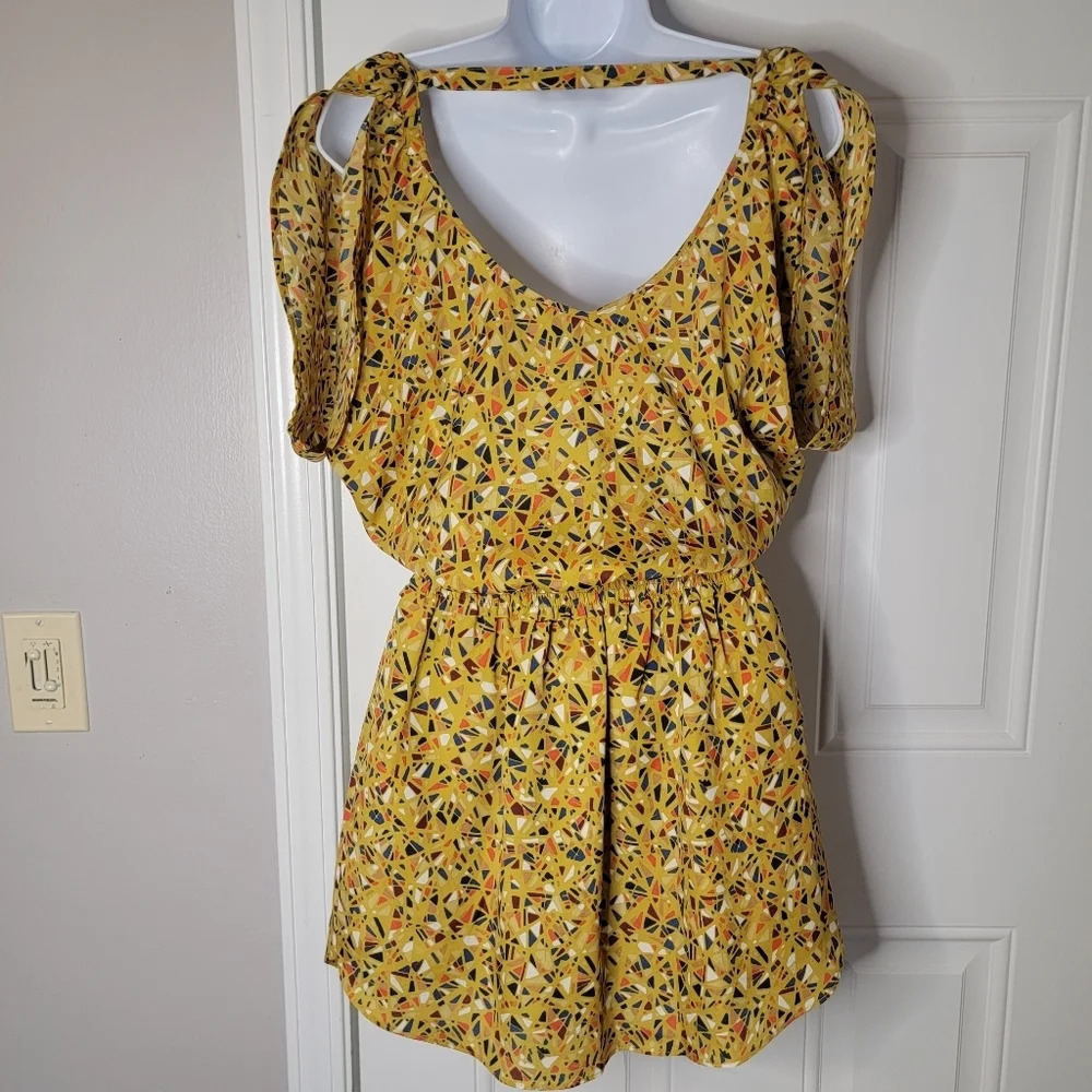 BCBGeneration Dijon Yellow Geometric Print Dolman Sleeve Mini Dress Size S - Picture 3 of 10